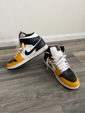 Nike Air Jordan 1 Mid sneakers in the "Yellow Ochre" men’s size 10.5